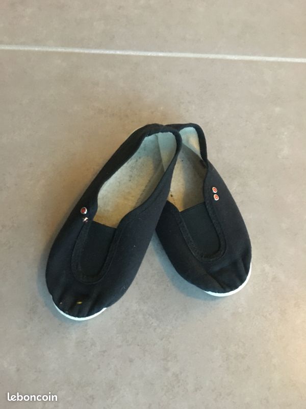 Chausson noir 27 (image 1)
