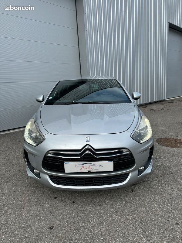 Citroën DS5 1.6 e-HDi 120ch Chic / distribution neuf / 2eme main / Caméra de recul (image 7)