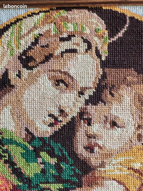 Encadrement Canevas Vintage Vierge à l'Enfant – Broderie Ancienne Fait Main – Cadre en Bois Classique – Tapisserie Religieuse (image 12)