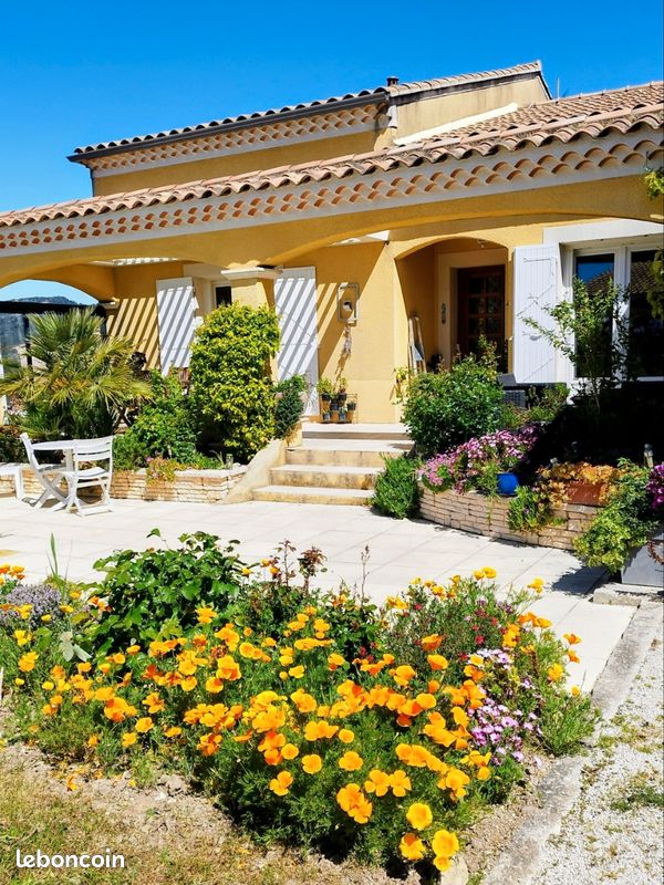 Maison 6 pièces 147 m² · à Caromb · 147 m² · 470 000 €