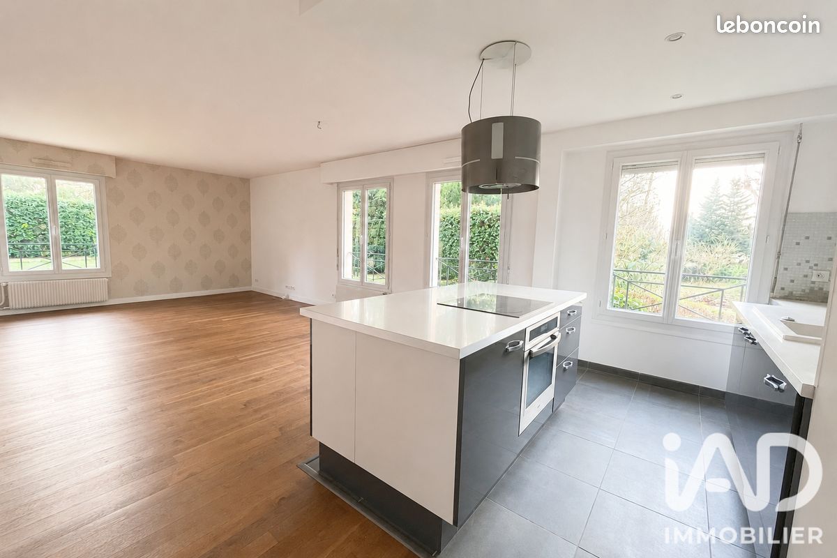 Appartement 3 pièces 79 m² · à Poissy · 79 m² · 249 000 €