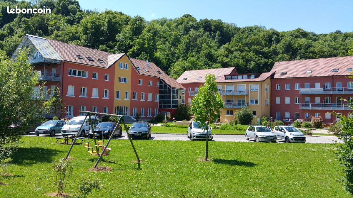 Appartement 2 pièces 33 m² · à Sainte-Suzanne · 33 m² · 600 €