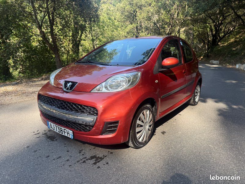 PEUGEOT 107 1.0 vti URBAN - Embrayage neuf - Clim - 5 portes (image 1)