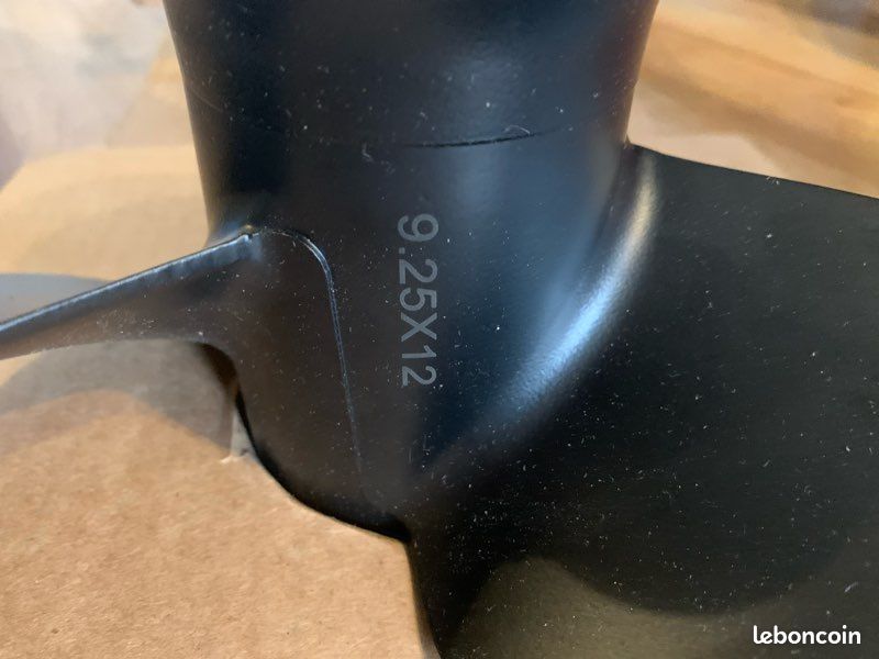 Hélice Hors-bord Pour Tohatsu 3.5, Nissan 2.5-3.5, Mercury 3.5 HP – Nylon Haute Résistance – 3 Pales, Diam. 47.05 Mm, Pas 78.05 Mm