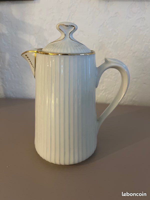 Chocolatière en porcelaine (image 1)