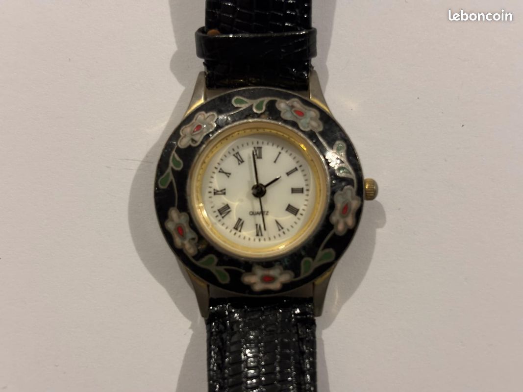 Montre femme ancienne Véronique stainless steel back en bon état