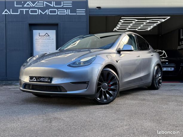 Tesla Model Y 2024