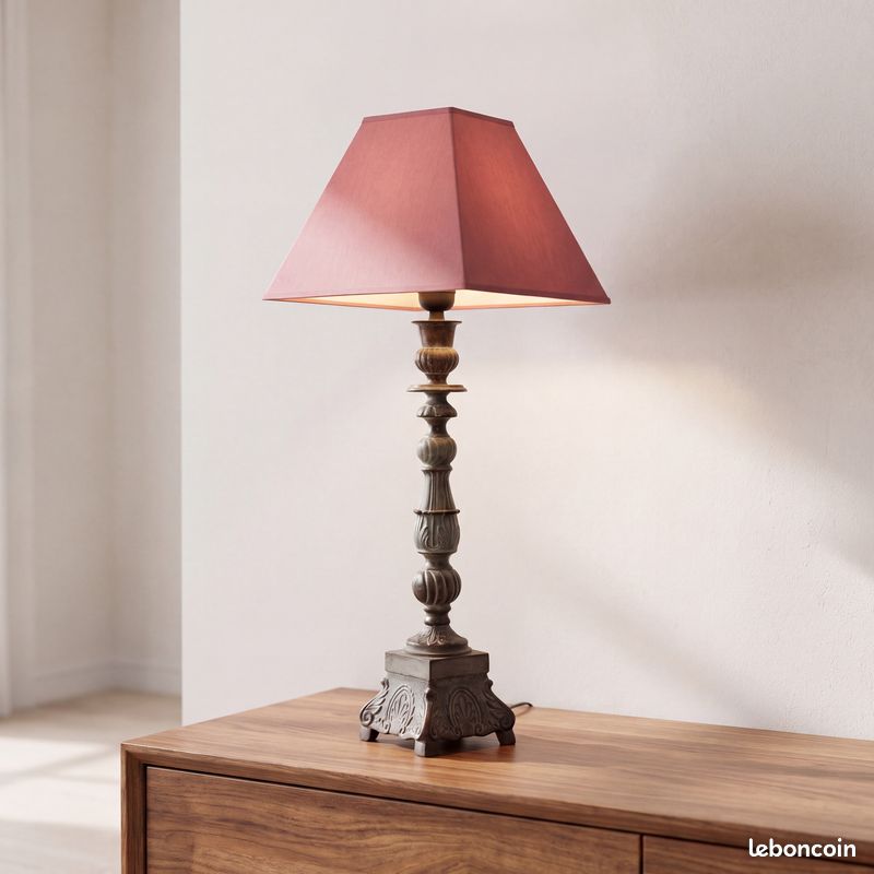 Lampe à poser vintage pied sculpté - abat-jour vieux rose (image 1)