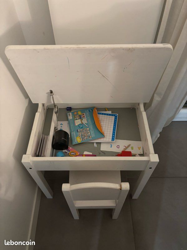 Bureau enfant Sundvik IKEA (image 3)