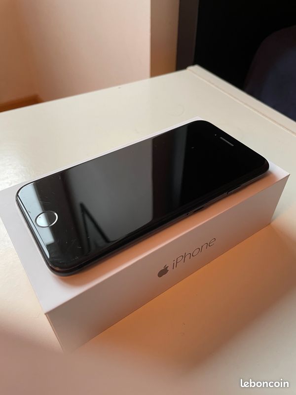 IPhone 7 32Gb (image 1)