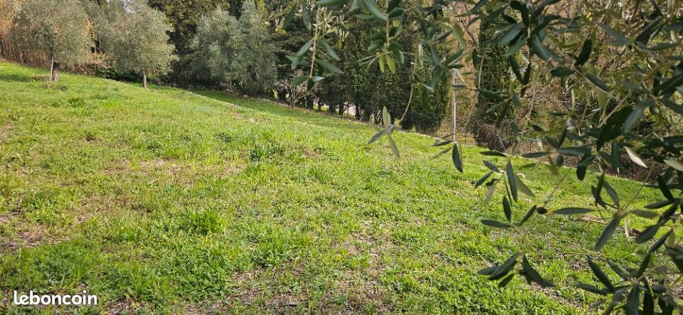 Terrain 1 065 m² Valbonne · 345 000 €