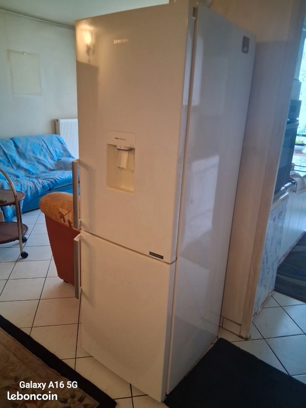 Vends réfrigérateur congélateur (image 1)
