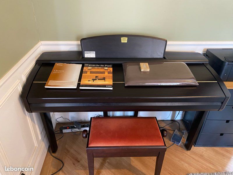 Yamaha Clavinova CVP-405 – Piano numérique 88 touches – parfait état + tabouret (image 2)
