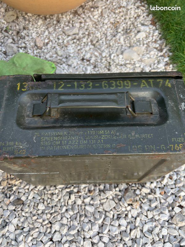 Caisse métallique munitions (image 4)