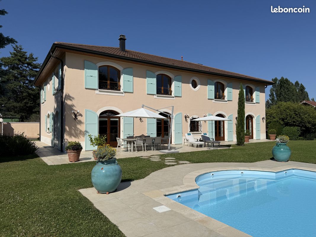 Maison 11 pièces 610 m² · à Échenevex · 610 m² · 2 990 000 €