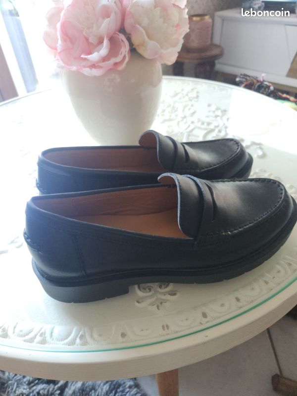 Mocassins Cuir Noir GEOX Pointure 44 – Occasion Très Bon état, Style élégant