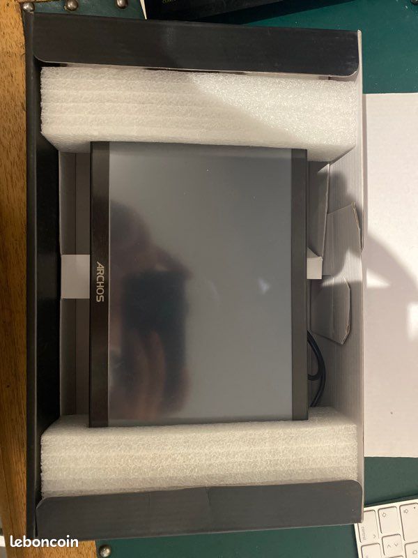 Archos 9 pc tablet (image 2)
