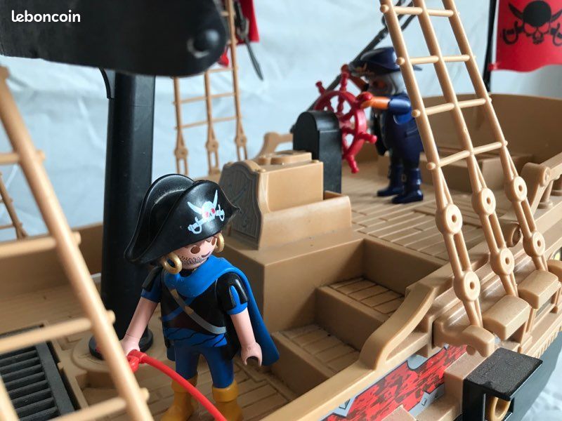 Playmobil Bateau Pirates des Ténèbres 6678 (image 2)