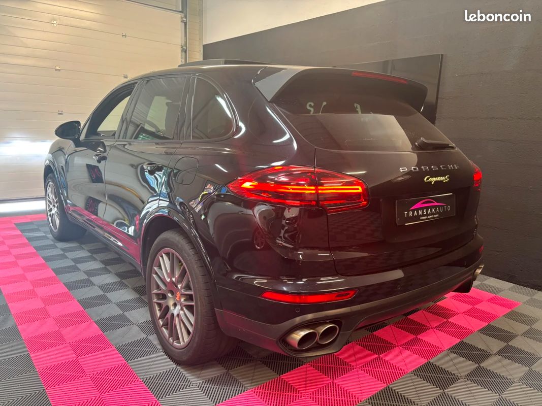 PORSCHE CAYENNE 3.0 V6 416 ch S Platinium Edition E-Hybrid Tiptronic / 1ere Main / PDLS+ / Toit Ouvrant / Camera (image 3)