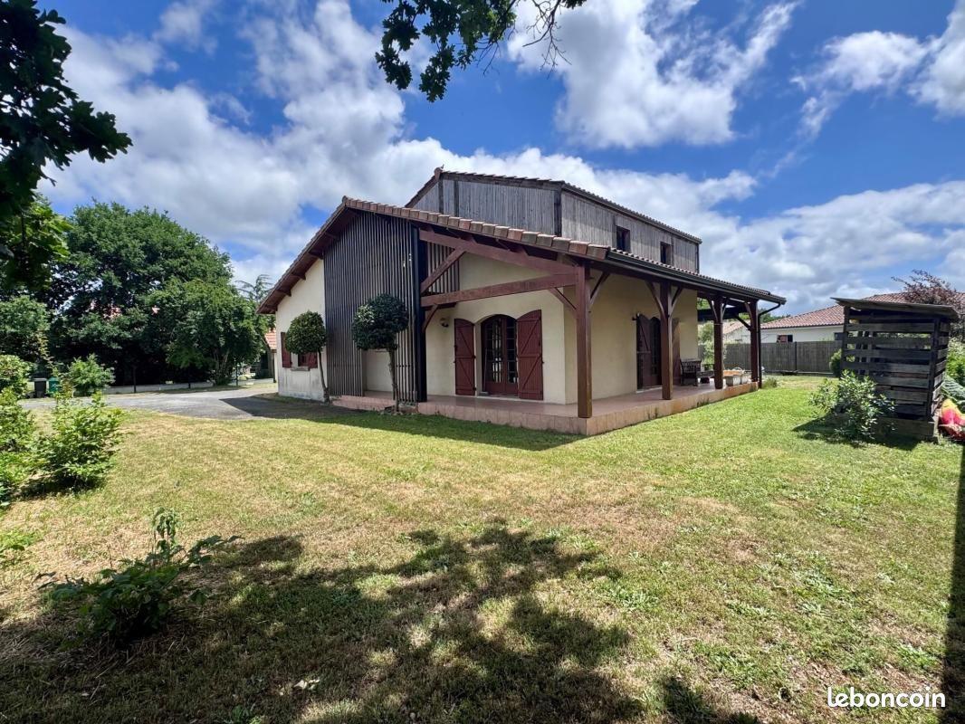 Maison 6 pièces 150 m² · à Hourtin · 150 m² · 436 000 €
