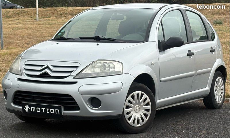 Garantie 12 mois Citroën C3 1.1iL 60ch / Attelage / Bluetooth (image 1)