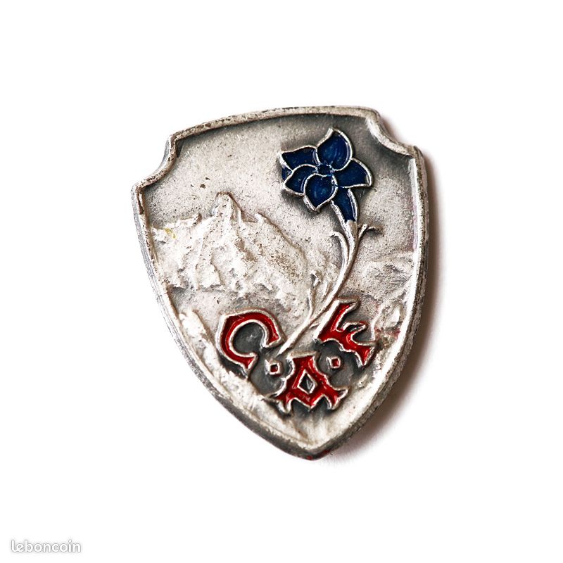 gros Insigne SKI MONTAGNE CLUB ALPIN C.I.A.S.H années 1930 émail