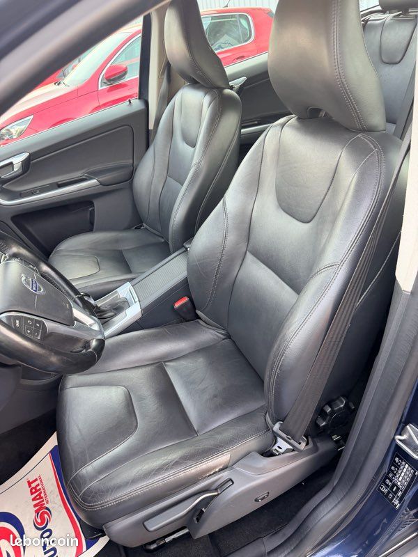Volvo XC60 2.0D D4 181cv BVA ClimAuto Cuir GPS Bluetooth Régulateur Radar AV-AR Garantie 12 Mois (image 13)