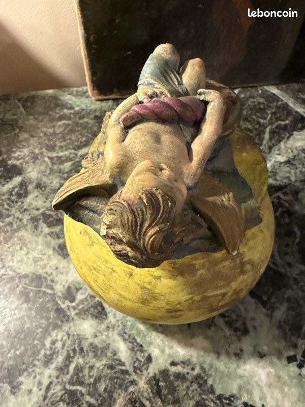 Boîte en terre cuite figurant un angelot (image 3)