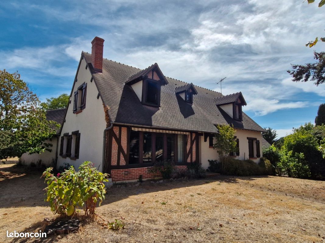 Maison 7 pièces 200 m² · à Gièvres · 200 m² · 219 000 €