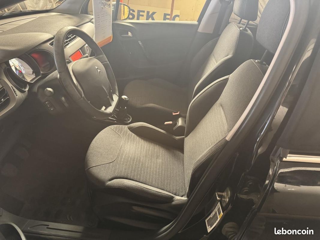 CITROEN C3 1.2 PureTech 12V 82 cv Pack Confort 1 ere main 69481 km (image 9)