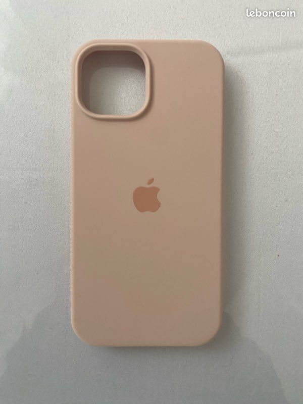 Coque iPhone 15 rose pale (image 1)