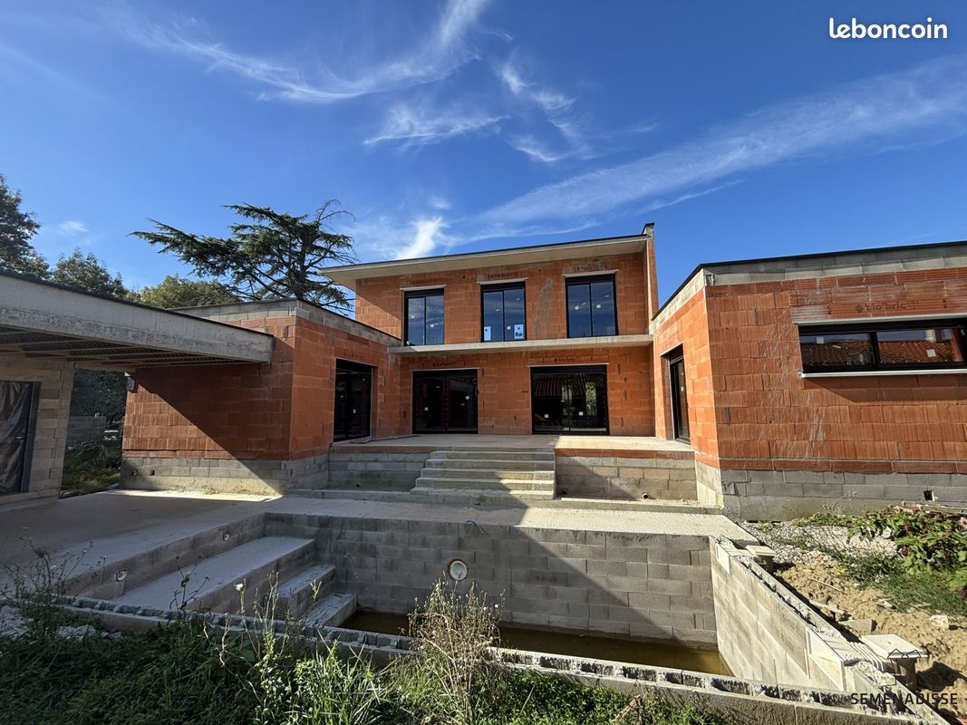 Villa 6 pièces 183 m² (image 1)