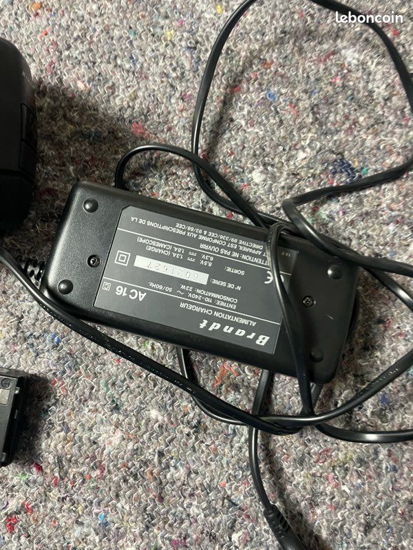 Caméscope vintage Brandt VM 047 C VHS C noir (image 9)