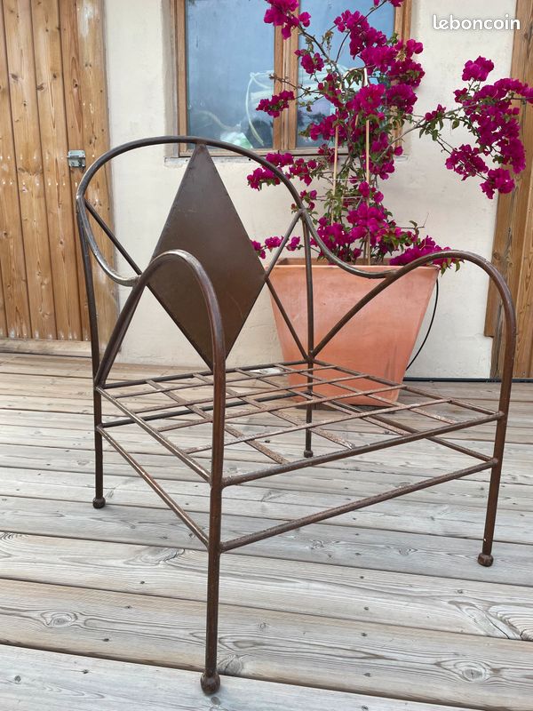Fauteuil en fer vernis (image 1)