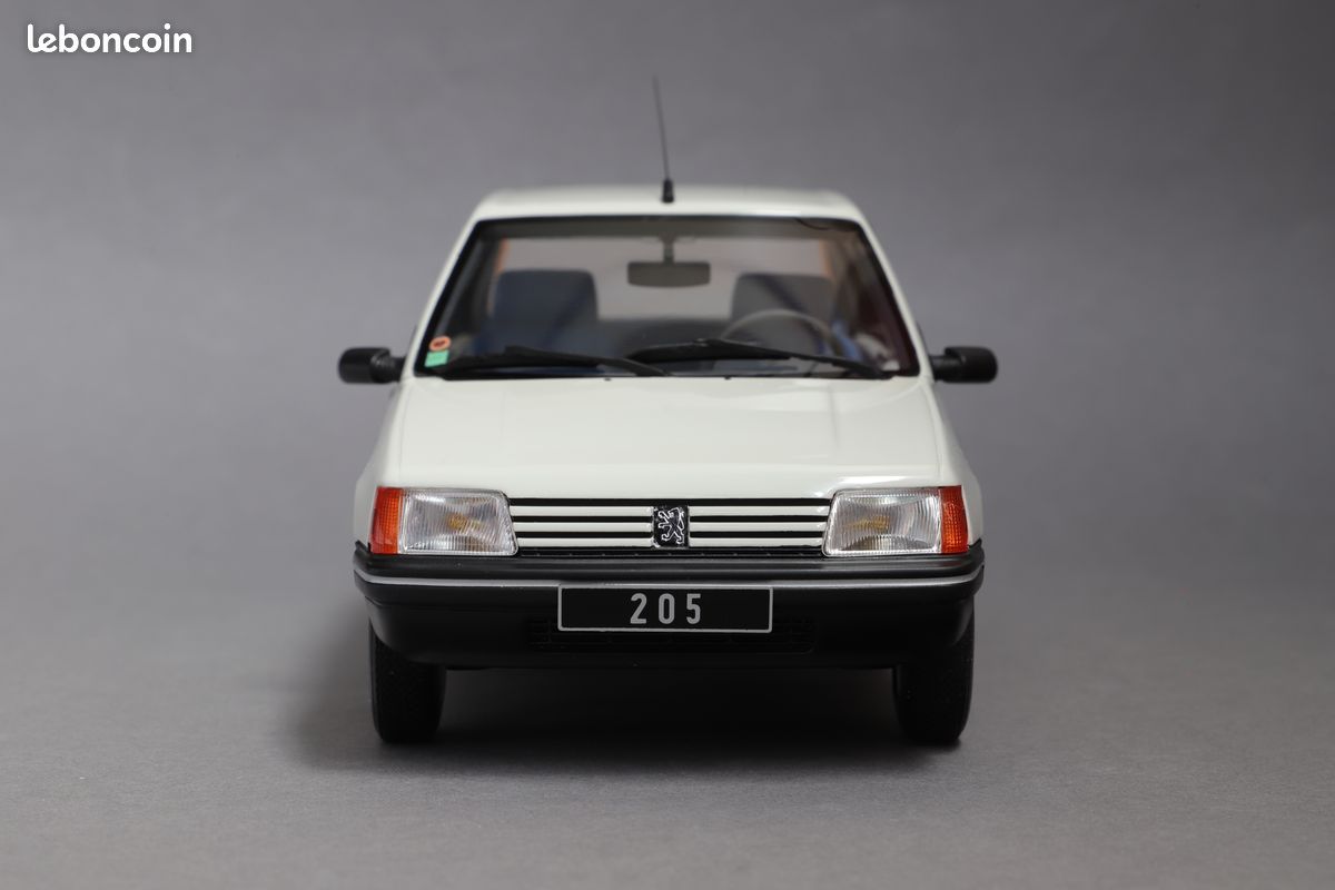 Peugeot 205 Junior Blanc Meije 1988 1/18 Otto Ottomobile (image 9)