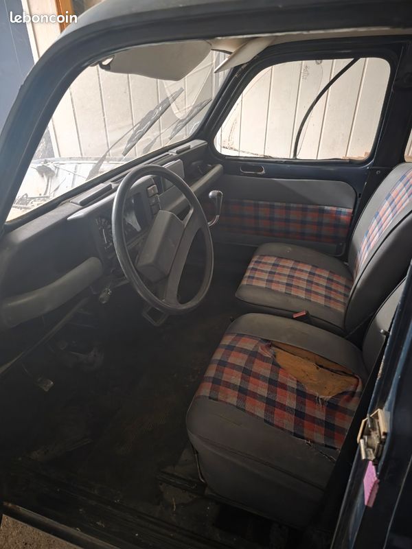 Renault 4L GTL (image 2)