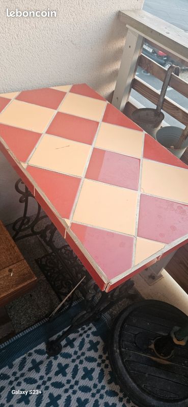 Table extérieur (image 2)