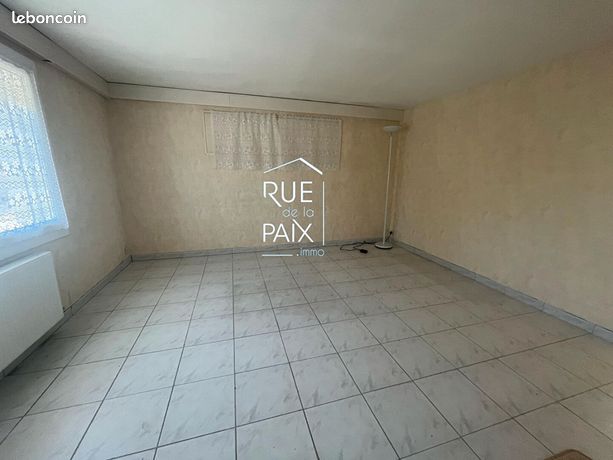 https://img.leboncoin.fr/api/v1/lbcpb1/images/ef/bd/a3/efbda397ca8020e1e97b7d45dd40af79ba8bea02.jpg?rule=ad-image