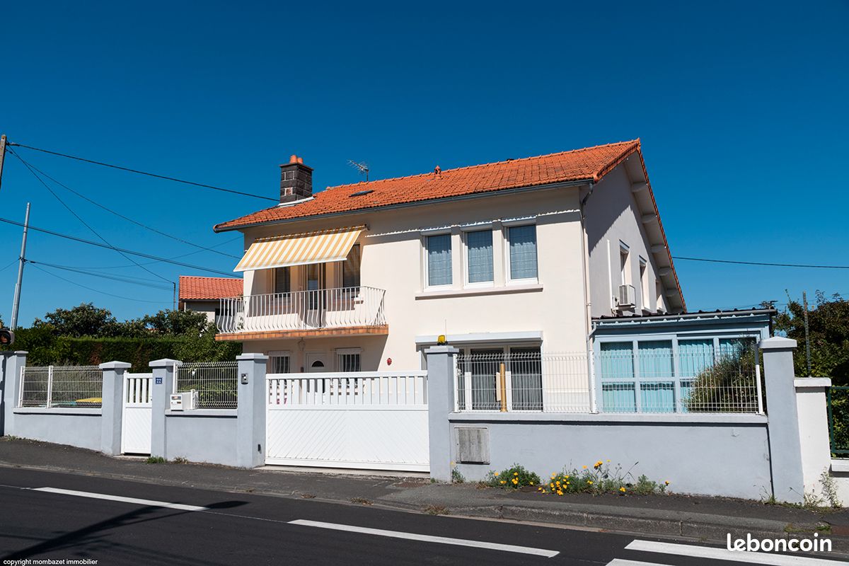 Maison 5 pièces 152 m² · à Riom · 152 m² · 244 000 €