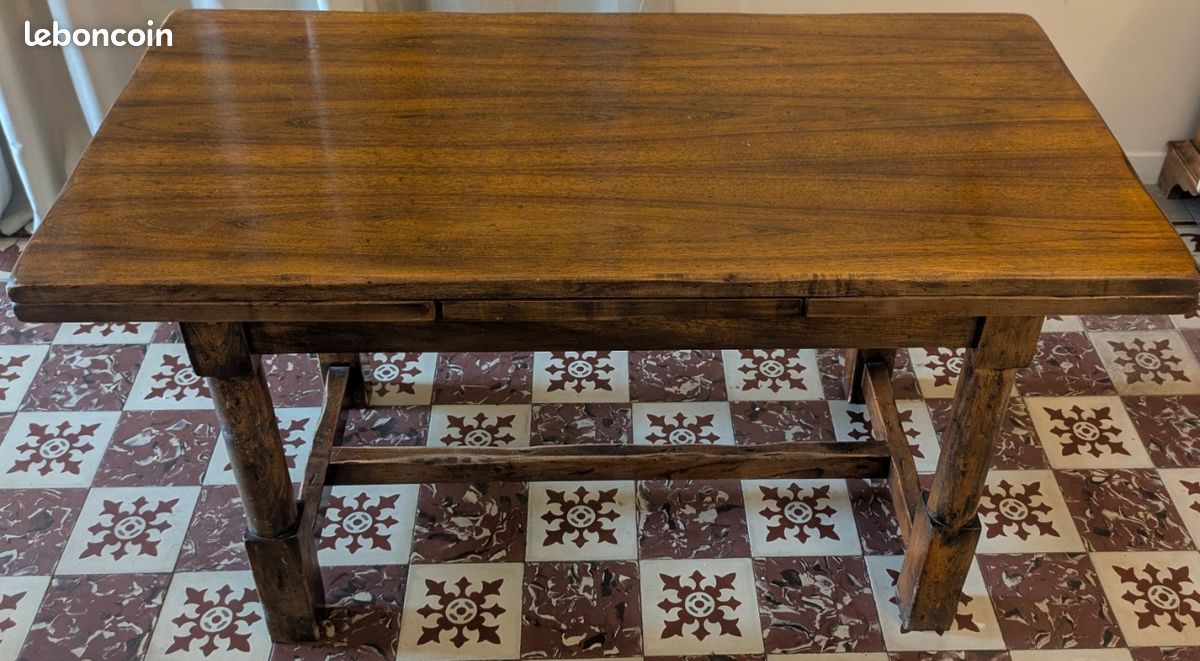 Table ancienne en bois massif avec rallonges intégrées – 142 cm à 245 cm (image 2)