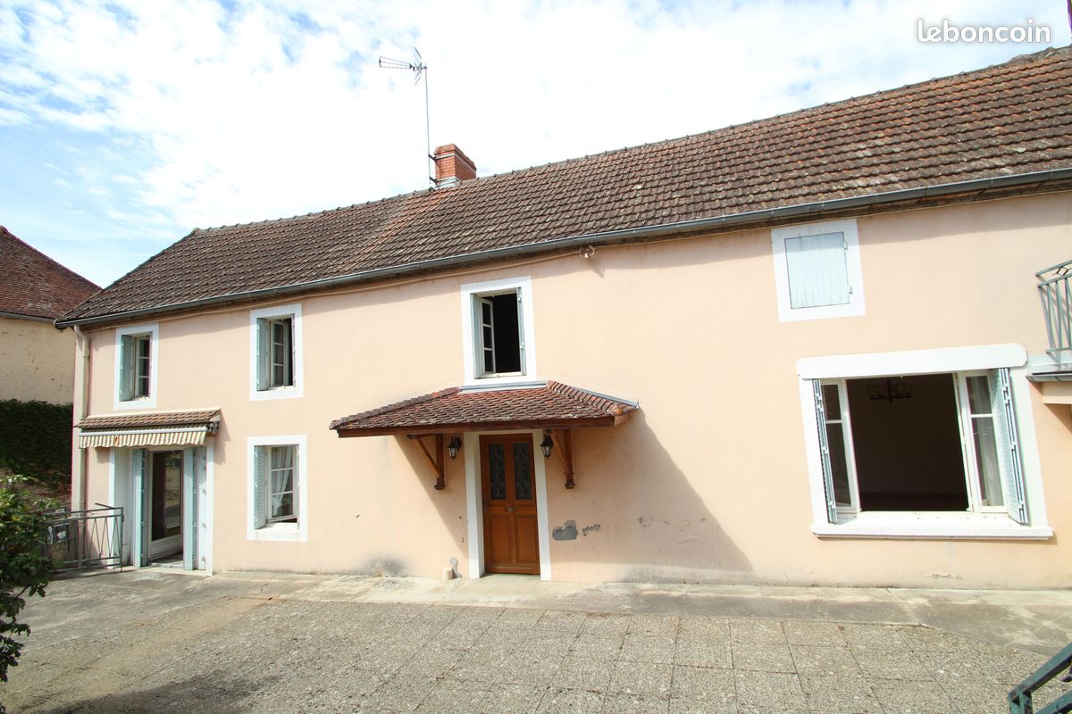 Maison 8 pièces 221 m² · à Saint-Agnan · 221 m² · 74 900 €