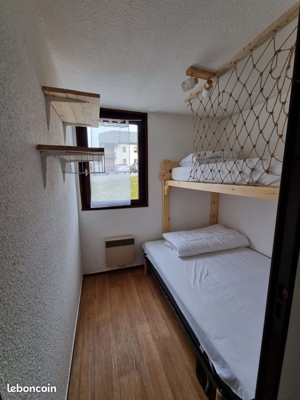 Appartement cosy 4/5 personnes à Lélex, station Mont-Jura au pied des pistes (image 2)