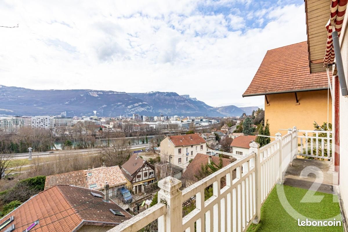 Maison 7 pièces 163 m² · à Saint-Martin-le-Vinoux · 163 m² · 399 000 €