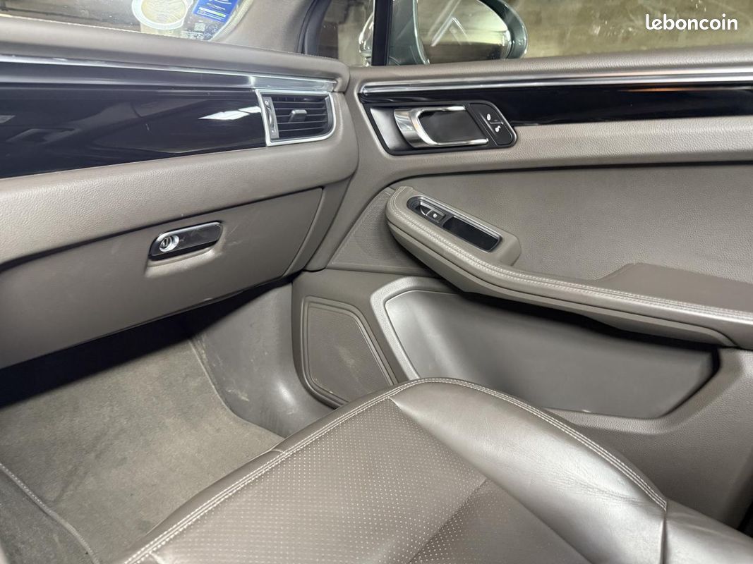 PORSCHE MACAN Porsche S 3.0 V6 258 ch PDK - Cuir expresso, toit ouvrant - Suivi Porsche / garantie (image 40)