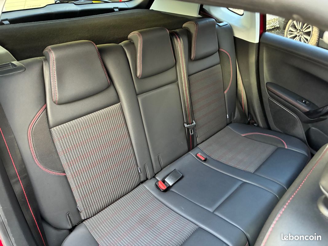 Peugeot 2008 bluehdi 120 gt line (image 9)