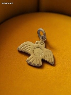 Pendentif Vintage Doré : Lélégance Rétro à Petit Prix Pour Un Look Unique