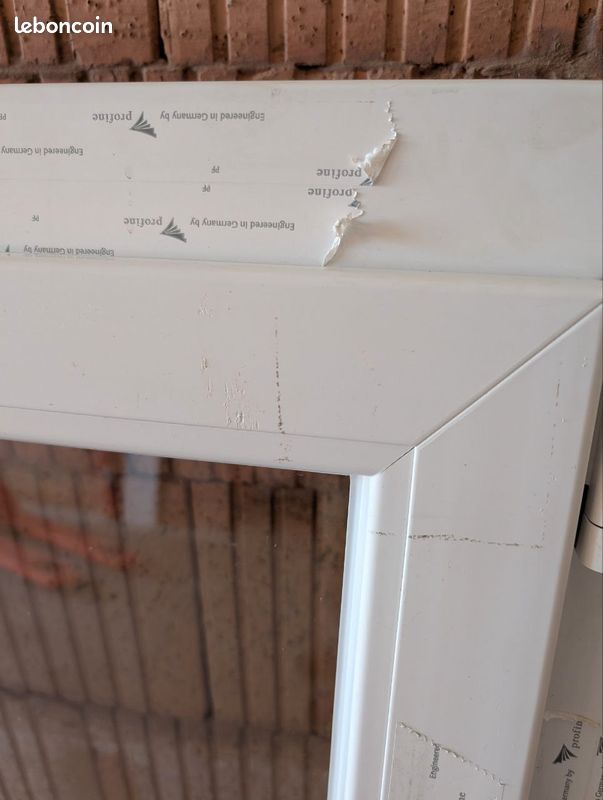 Fenêtre PVC Réno 2 vantaux (aile abimée) BTP Chantier grosoeuvre — free download
