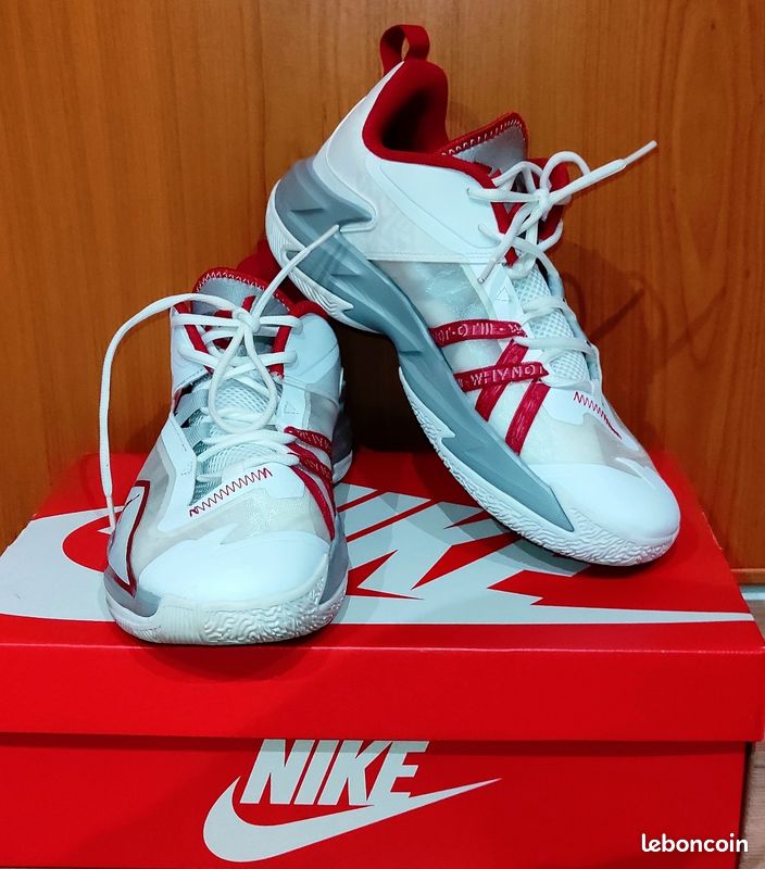 NIKE Air Max Pulse Jordan One Take – Taille 43, Quasi Neuf