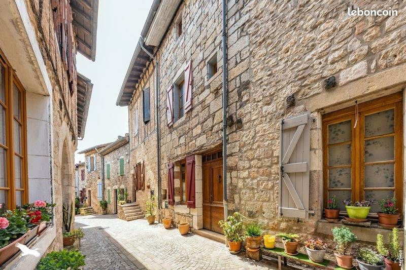 Maison 5 pièces 130 m² · à Castelnau-de-Montmiral · 130 m² · 205 000 €