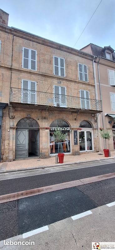 Immeuble 4 pièces 220 m² · à Saint-Céré · 220 m² · 202 350 €